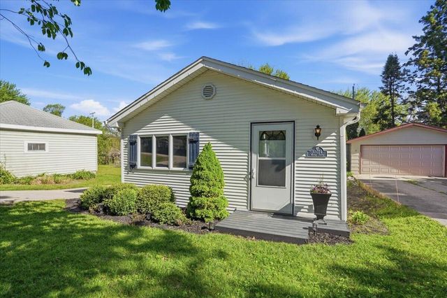 30024 Mound DRIVE, Burlington, WI 53105