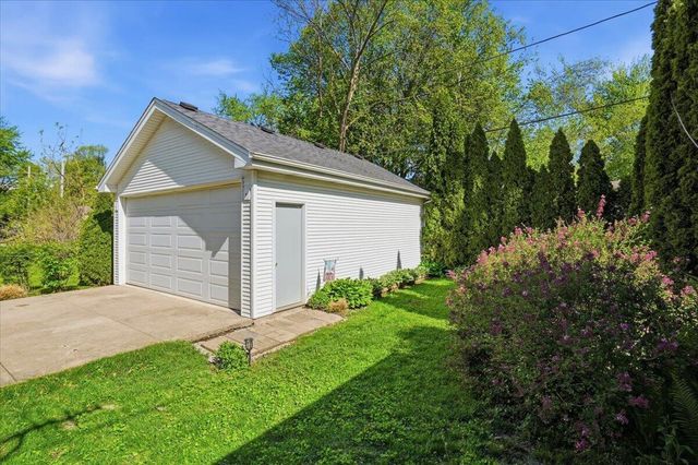 30024 Mound DRIVE, Burlington, WI 53105