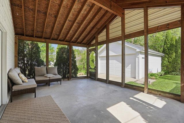 30024 Mound DRIVE, Burlington, WI 53105