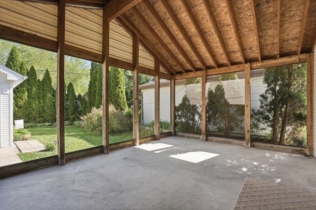 30024 Mound DRIVE, Burlington, WI 53105