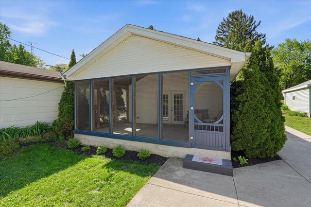 30024 Mound DRIVE, Burlington, WI 53105