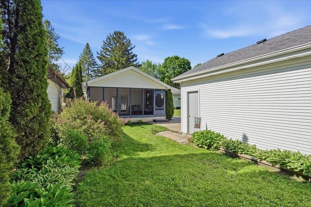 30024 Mound DRIVE, Burlington, WI 53105