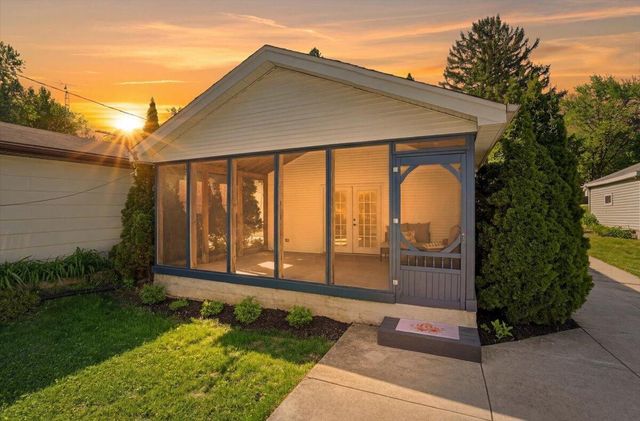 30024 Mound DRIVE, Burlington, WI 53105