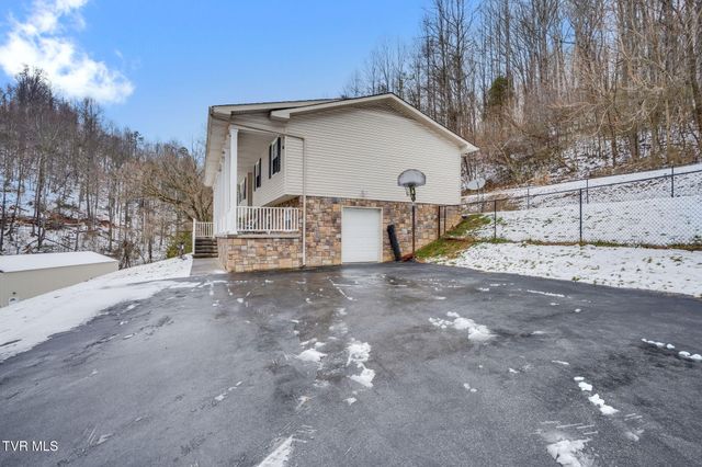 135 Riders Drive, Gate City, VA 24251