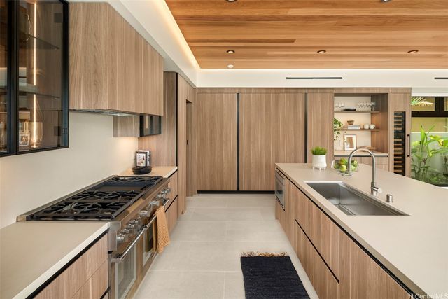 4543 Aukai Avenue, Honolulu, HI 96816