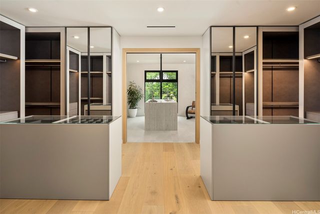 4543 Aukai Avenue, Honolulu, HI 96816