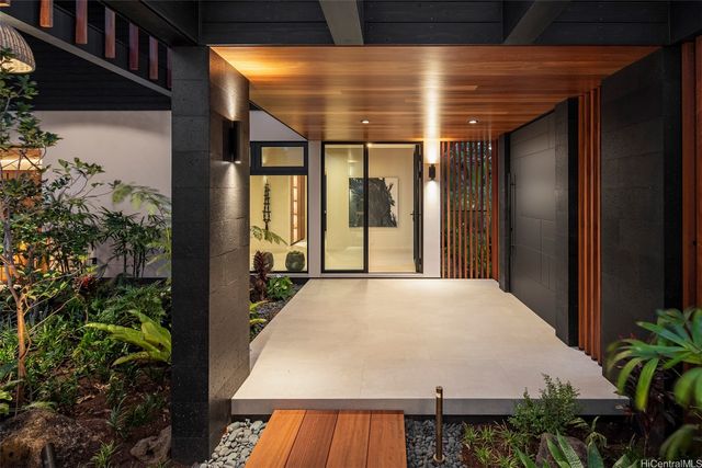 4543 Aukai Avenue, Honolulu, HI 96816