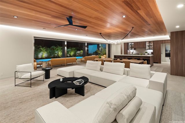 4543 Aukai Avenue, Honolulu, HI 96816