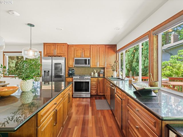 115 TOUCHSTONE Ter, Lake Oswego, OR 97035