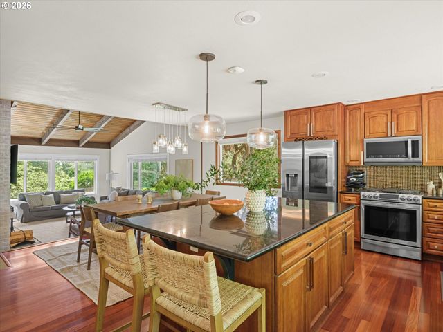 115 TOUCHSTONE Ter, Lake Oswego, OR 97035