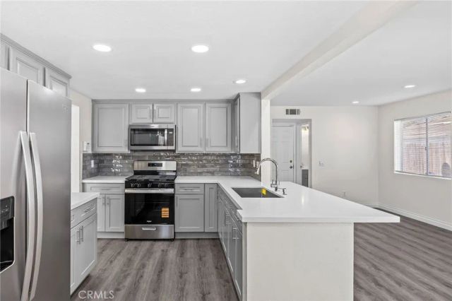 32970 Winnepeg Pl, Lake Elsinore, CA 92530