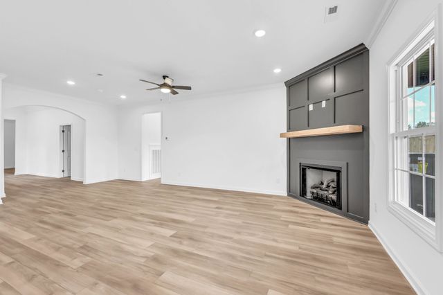 105 Sweet Clover Ct, Clarksville, TN 37040