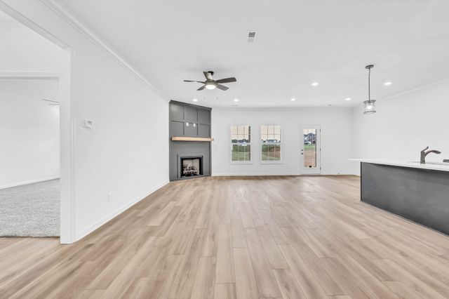 105 Sweet Clover Ct, Clarksville, TN 37040