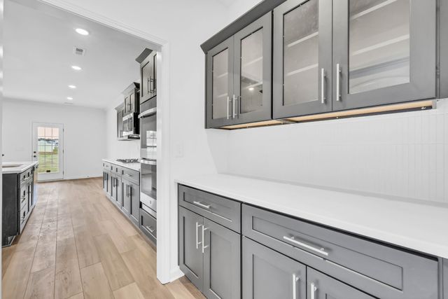 105 Sweet Clover Ct, Clarksville, TN 37040