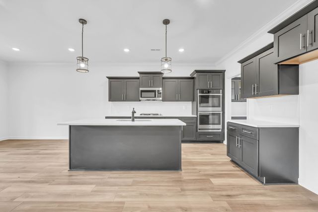 105 Sweet Clover Ct, Clarksville, TN 37040