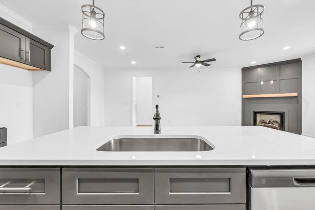 105 Sweet Clover Ct, Clarksville, TN 37040