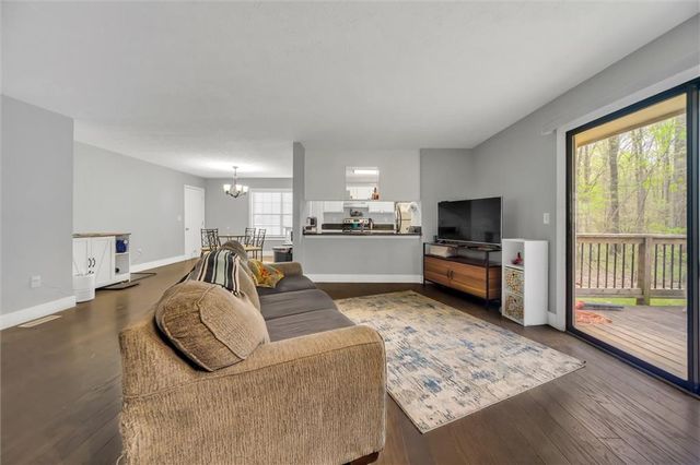 1850 Coachman Cove, Snellville, GA 30078