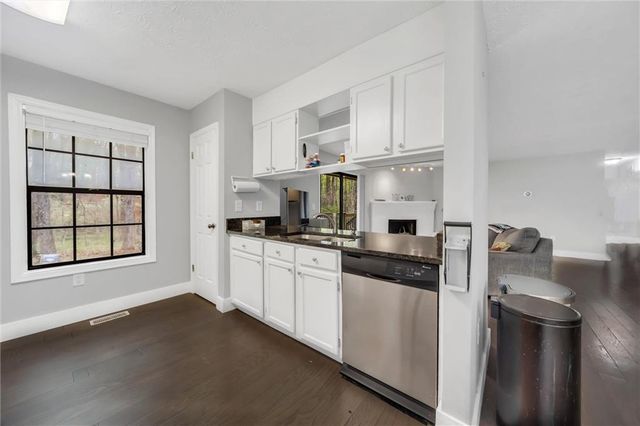 1850 Coachman Cove, Snellville, GA 30078