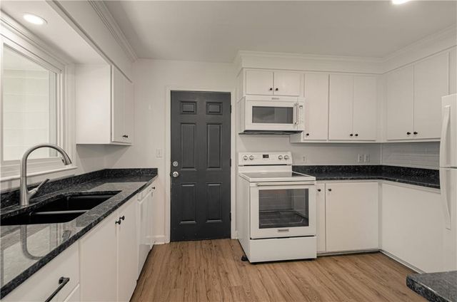 1404 E 108TH Street, Kansas City, MO 64131