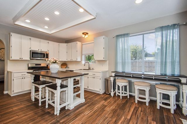 201 Carmicheal Court, League City, TX 77573