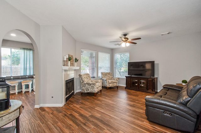 201 Carmicheal Court, League City, TX 77573