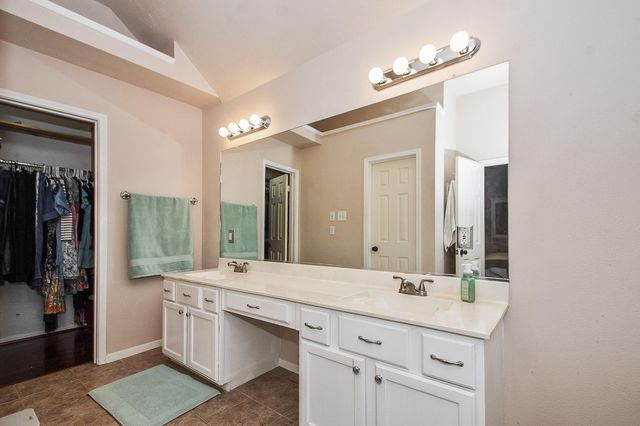 201 Carmicheal Court, League City, TX 77573