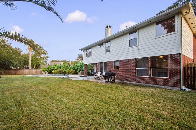 201 Carmicheal Court, League City, TX 77573