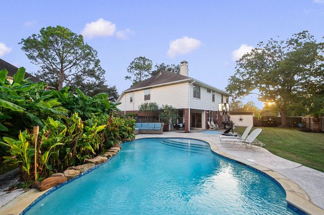 201 Carmicheal Court, League City, TX 77573