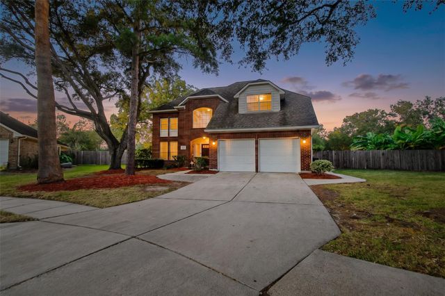 201 Carmicheal Court, League City, TX 77573