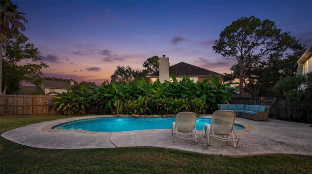 201 Carmicheal Court, League City, TX 77573