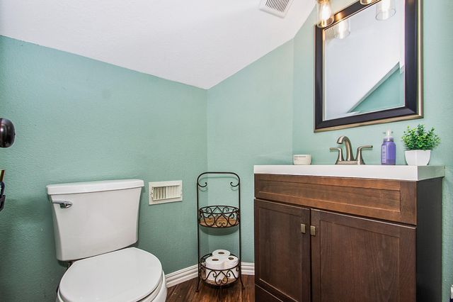 201 Carmicheal Court, League City, TX 77573