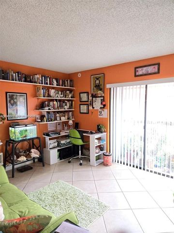 2174 W 60th Street 17205, Hialeah, FL 33016