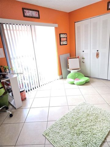 2174 W 60th Street 17205, Hialeah, FL 33016