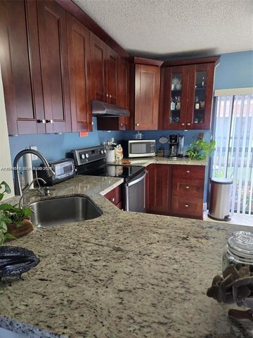 2174 W 60th Street 17205, Hialeah, FL 33016