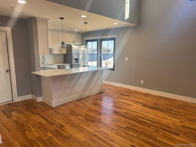 1035 Montauk Highway 5, Copiague, NY 11726