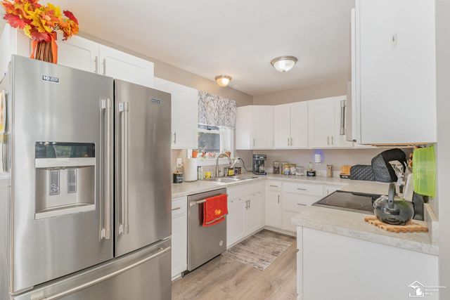 10339 E Forest Way, Roscommon, MI 48653