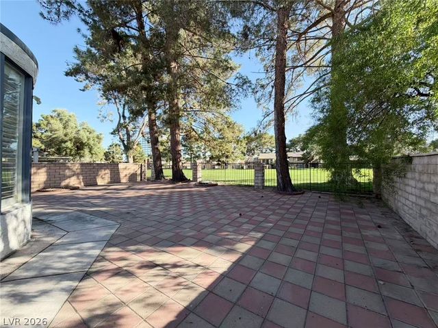 3174 Bel Air Drive, Las Vegas, NV 89109