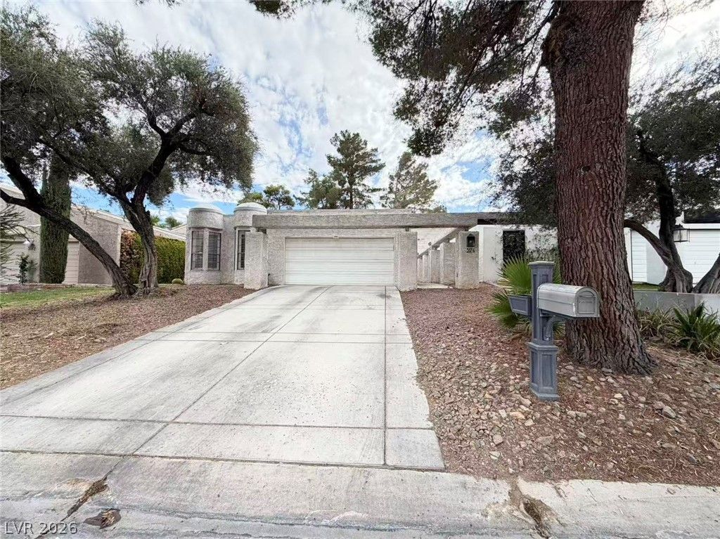 3174 Bel Air Drive, Las Vegas, NV 89109