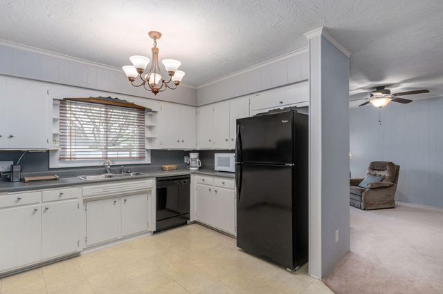 2524 S Kickapoo Avenue, Springfield, MO 65804