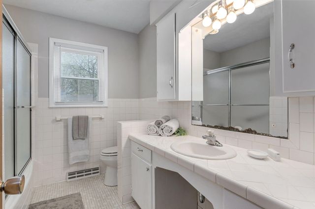 2524 S Kickapoo Avenue, Springfield, MO 65804