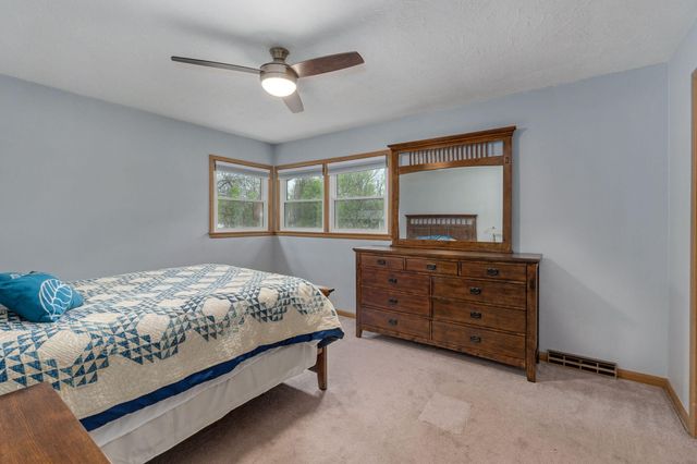 2524 S Kickapoo Avenue, Springfield, MO 65804