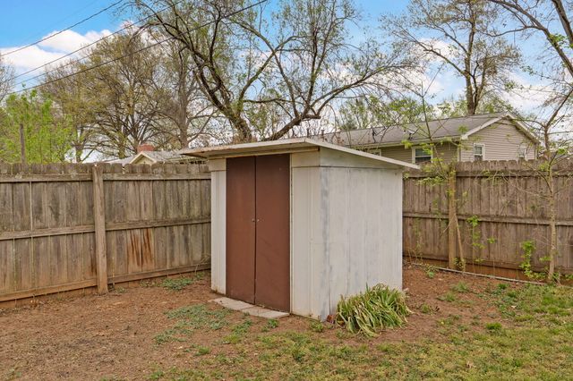 2524 S Kickapoo Avenue, Springfield, MO 65804