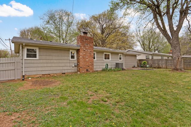 2524 S Kickapoo Avenue, Springfield, MO 65804