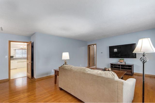 2524 S Kickapoo Avenue, Springfield, MO 65804