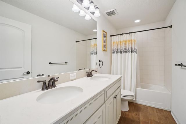 19209 LONG LAKE RANCH BOULEVARD, Lutz, FL 33558