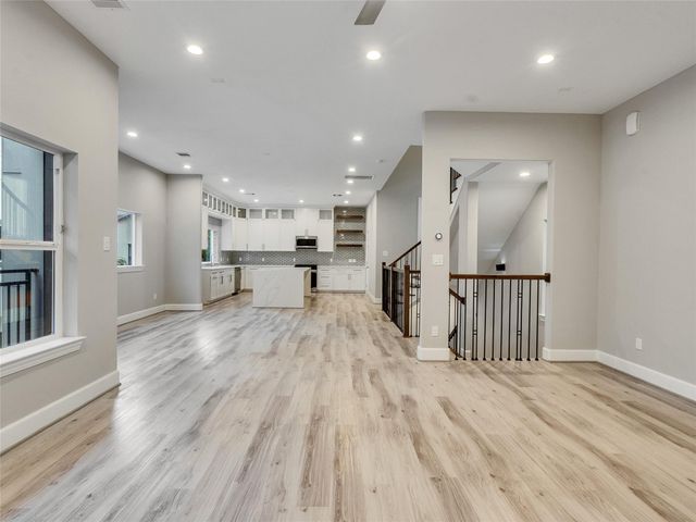 1122 W 16th Street C, Houston, TX 77008
