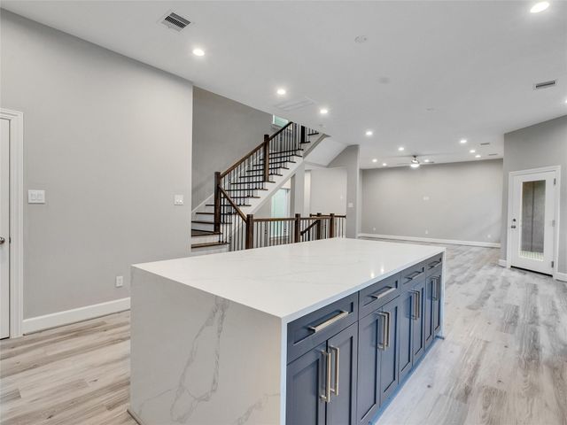 1122 W 16th Street C, Houston, TX 77008