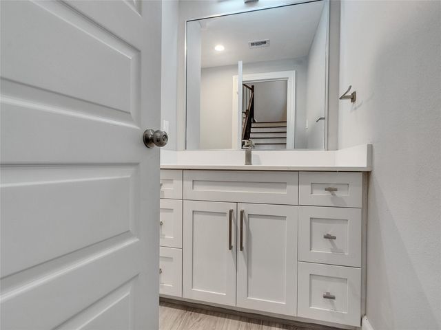 1122 W 16th Street C, Houston, TX 77008