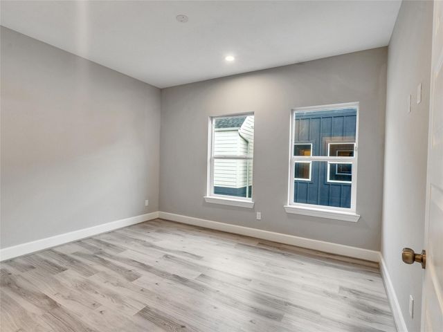 1122 W 16th Street C, Houston, TX 77008