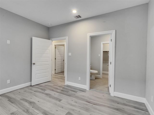 1122 W 16th Street C, Houston, TX 77008